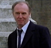 Tim Piggott-Smith as DS Frank Vickers